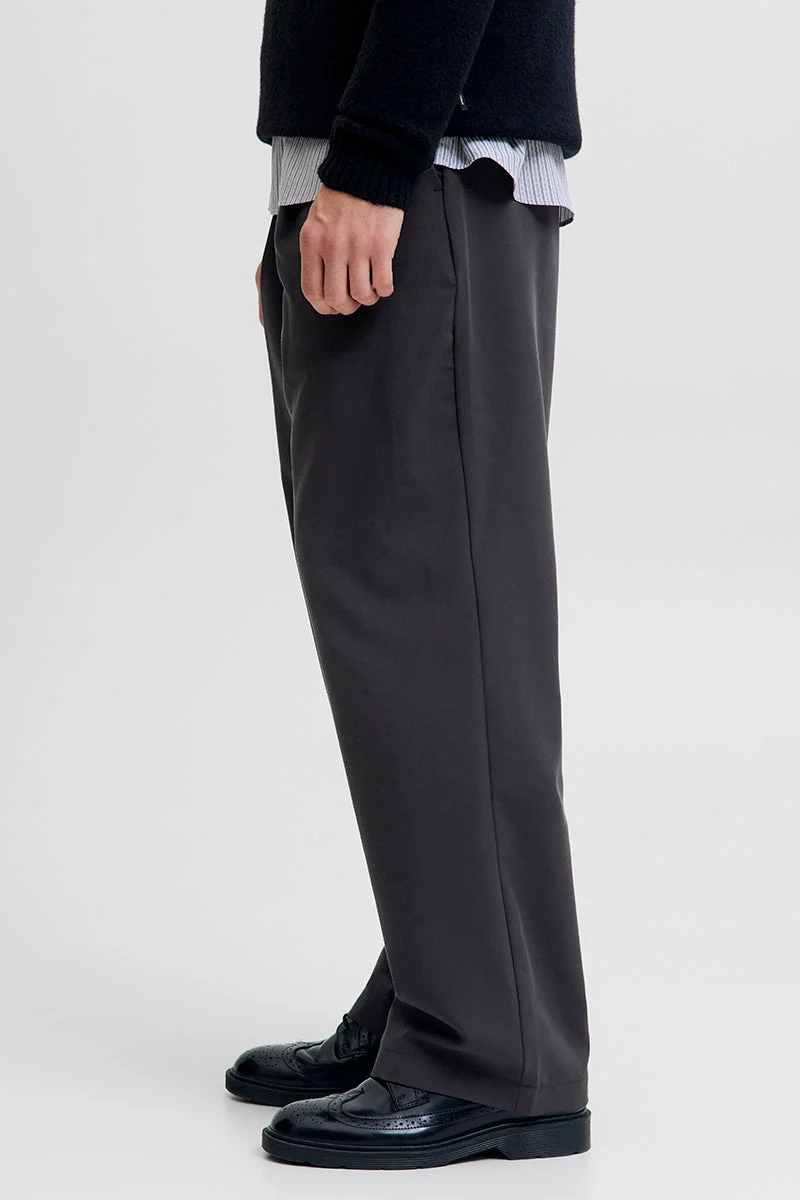 Jack & Jones Bill Bamford Pleated Relaxed Fit Chino Black - Image 2