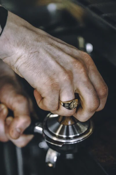 Northern Legacy Compass Signature Ring Gold - Image 2